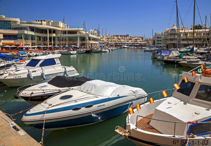 Puerto marina i Benalmadena. royaltyfri foto Puerto marina i Benalmadena. royaltyfri foto