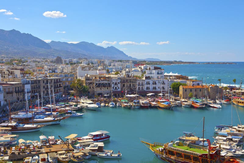 Puerto viejo en Kyrenia, Chipre. foto de archivo libre de regalías Puerto viejo en Kyrenia, Chipre. foto de archivo libre de regalías
