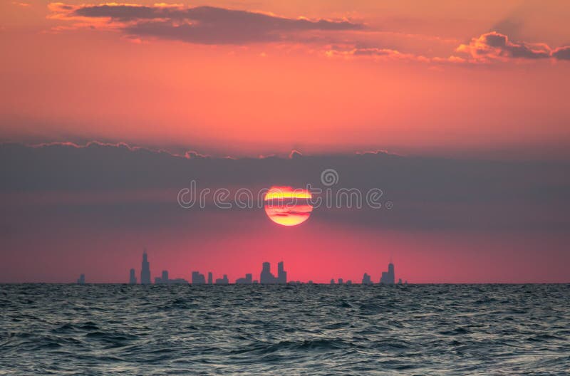Puesta del sol de Chicago imágenes de archivo libres de regalías Puesta del sol de Chicago imágenes de archivo libres de regalías