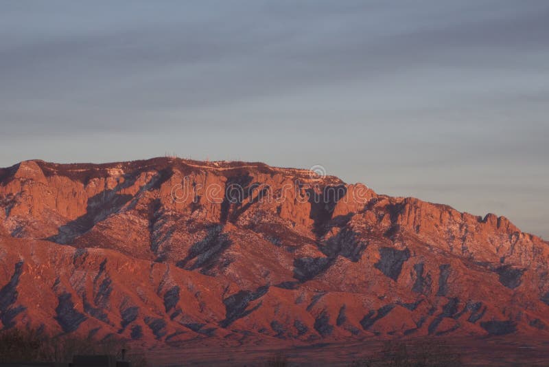 Puesta del sol de las montañas de Sandia fotografía de archivo libre de regalías Puesta del sol de las montañas de Sandia fotografía de archivo libre de regalías