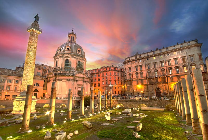 Puesta del sol de Roma fotografía de archivo libre de regalías Puesta del sol de Roma fotografía de archivo libre de regalías