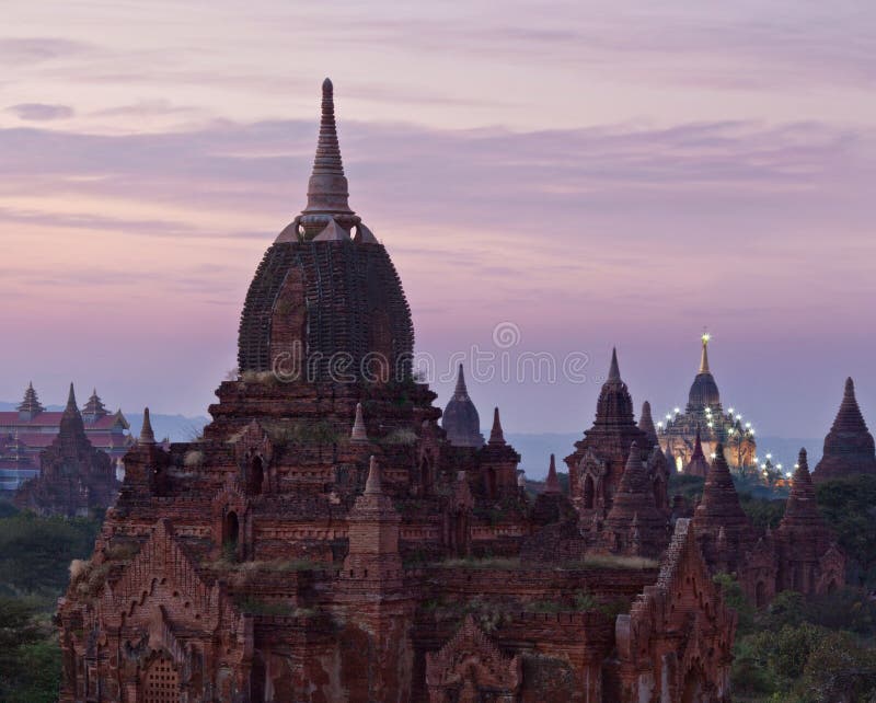 Puesta del sol en Bagan, Myanmar foto de archivo libre de regalías Puesta del sol en Bagan, Myanmar foto de archivo libre de regalías