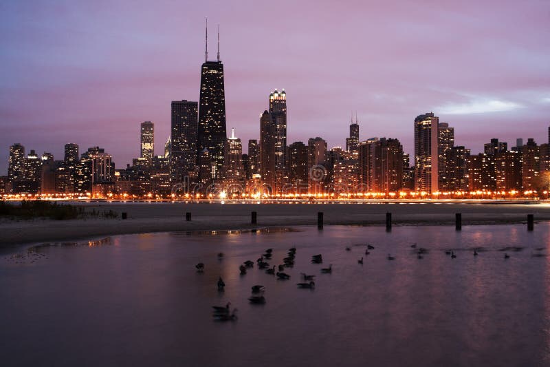 Puesta del sol en Chicago imagen de archivo Puesta del sol en Chicago imagen de archivo