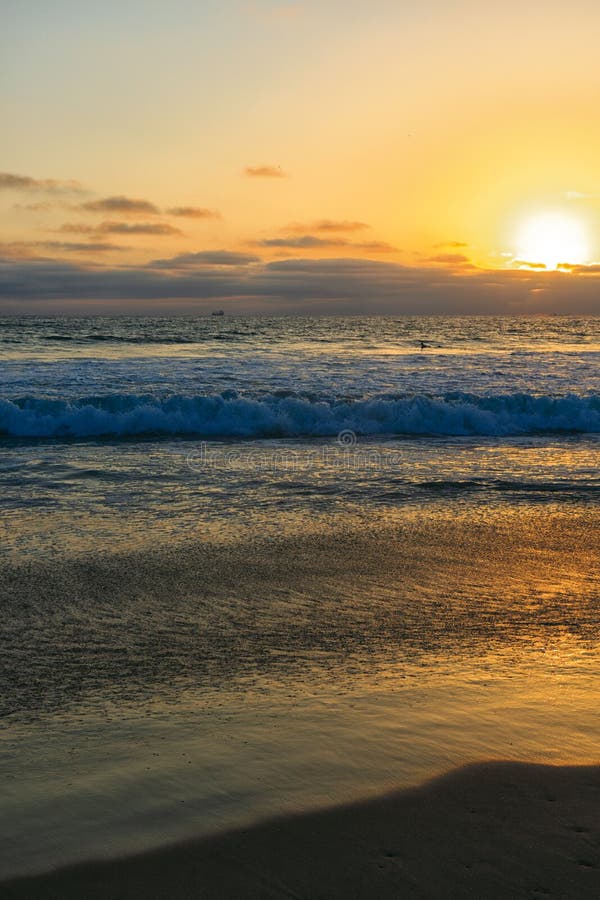 Puesta del sol en la playa pacífica en San Diego imagen de archivo libre de regalías Puesta del sol en la playa pacífica en San Diego imagen de archivo libre de regalías