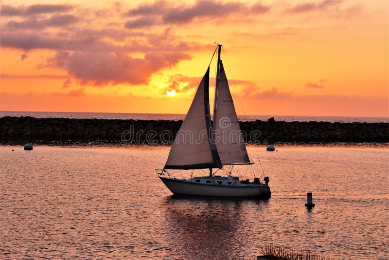 Puesta del sol del lado del océano de Portifino California en Redondo Beach, California, Estados Unidos foto de archivo Puesta del sol del lado del océano de Portifino California en Redondo Beach, California, Estados Unidos foto de archivo