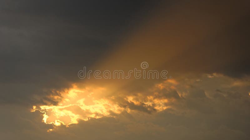 Puesta del sol y cloudscape imagen de archivo libre de regalías Puesta del sol y cloudscape imagen de archivo libre de regalías