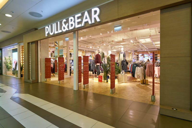 Pull&Bear foto de archivo editorial. Imagen de departamento 105146343