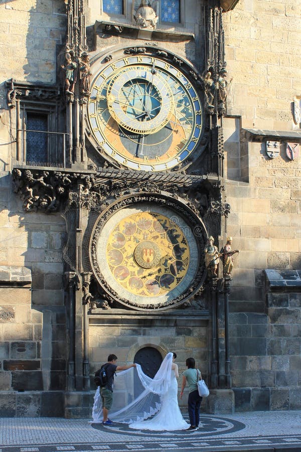 Pulso de disparo Orloj em Praga República Checa fotografia de stock Pulso de disparo Orloj em Praga República Checa fotografia de stock