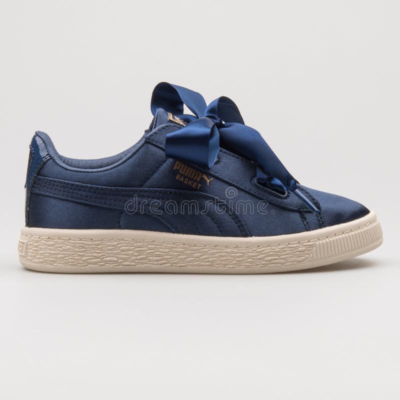 Puma Basket Heart Tween Blue Sneaker 