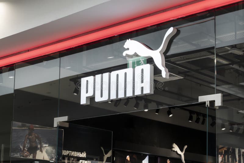 Verslaafde Besmettelijke ziekte naaien Puma Brand Logo, a Sign Above the Entrance To the Company S Brand Store for  the Production of Sportswear and Accessories Editorial Image - Image of  clothes, footwear: 219553255