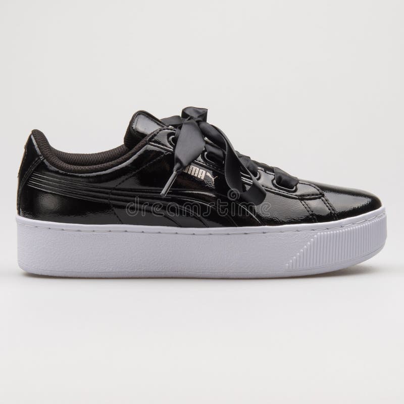 puma vikky platform black and white