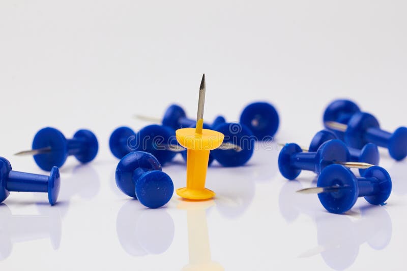 200 Puntine Da Disegno Colorate - Spille Per Bacheche In Sughero Scatola Trasparente