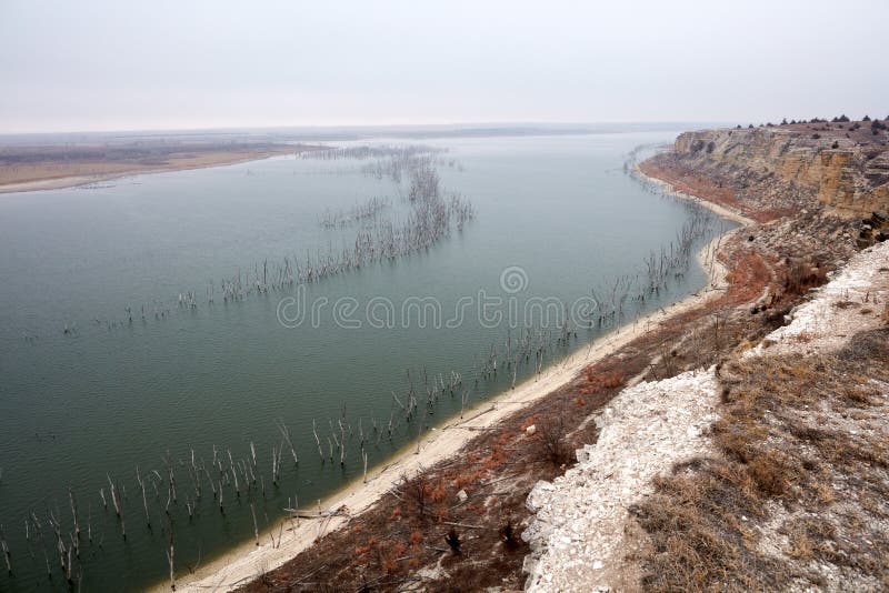 Punto di vista del paesaggio di Cedar Bluff Reservoir fotografia stock Punto di vista del paesaggio di Cedar Bluff Reservoir fotografia stock