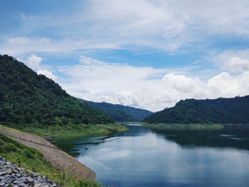 Punto di vista di Khun Dan Prakan Chon Dam fotografie stock libere da diritti Punto di vista di Khun Dan Prakan Chon Dam fotografie stock libere da diritti