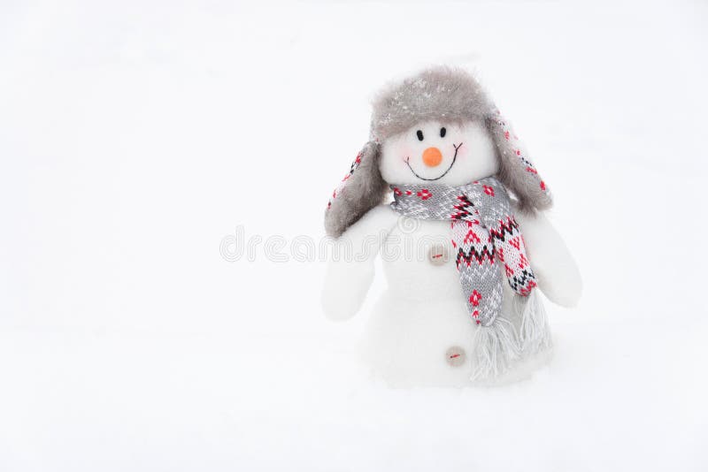Pupazzo di neve felice di inverno (spazio della copia) fotografia stock libera da diritti Pupazzo di neve felice di inverno (spazio della copia) fotografia stock libera da diritti