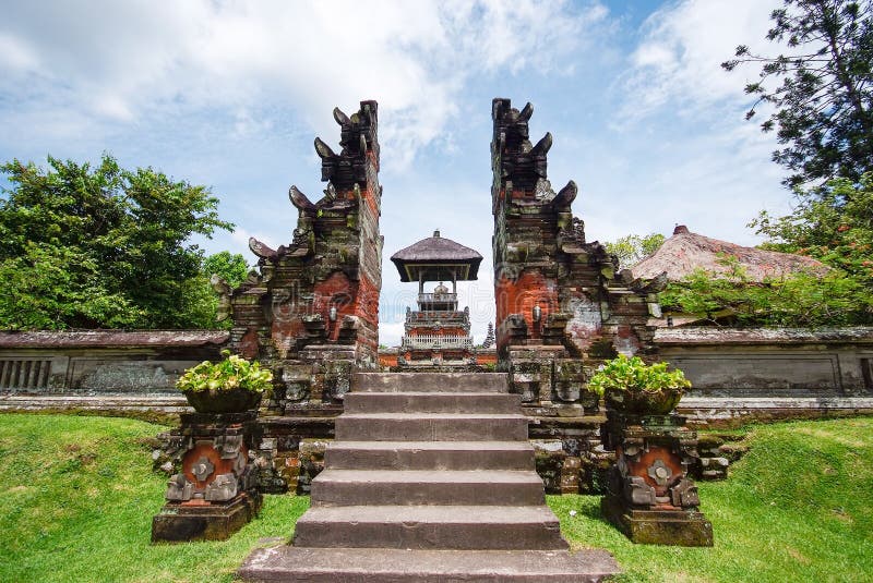 Pura Taman Ayun-Tempel Bei Bali, Indonesien Stockbild - Bild von bügel