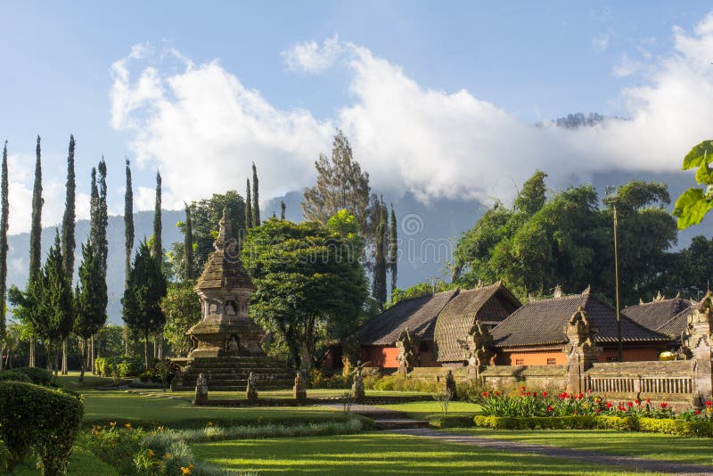 Pura Ulun Danu tempel på Bali arkivbild Pura Ulun Danu tempel på Bali arkivbild