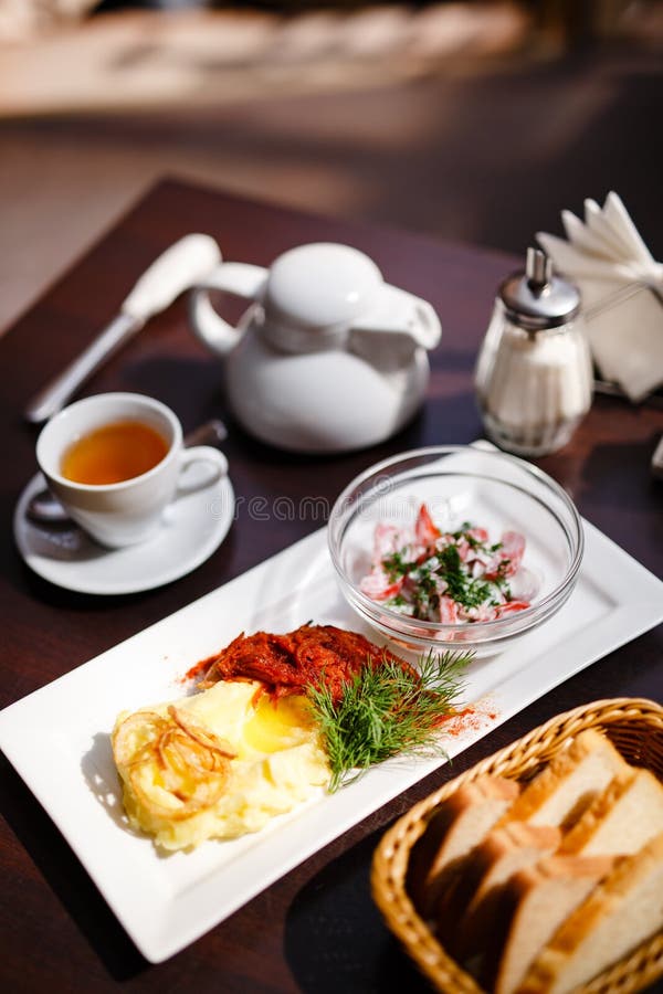 Puree ziemniaczane z smażącą cebulą obrazy royalty free Puree ziemniaczane z smażącą cebulą obrazy royalty free