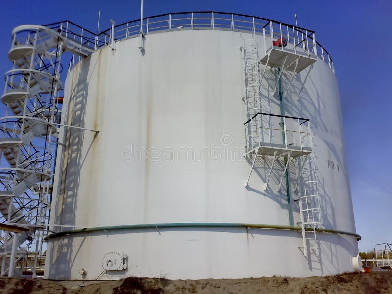 Purification Reservoirs for Waste Formation Water. the System of Storage and Purification of