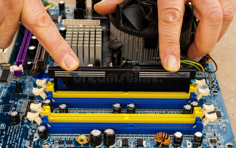 how to install graphic card to motherboard