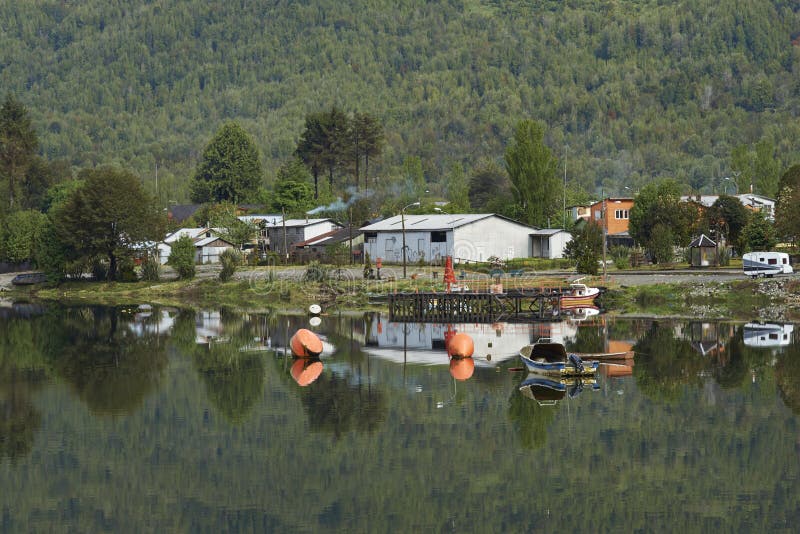 Puyuhuapi sur le Carretera austral au Chili photo libre de droits Puyuhuapi sur le Carretera austral au Chili photo libre de droits