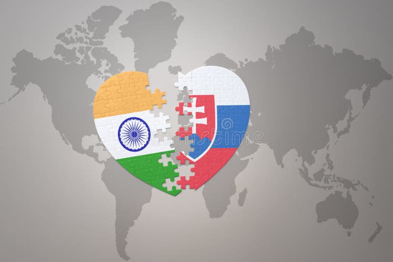 Puzzle srdce s národnou vlajkou Indie a Slovenska na pozadí mapy sveta. Koncept