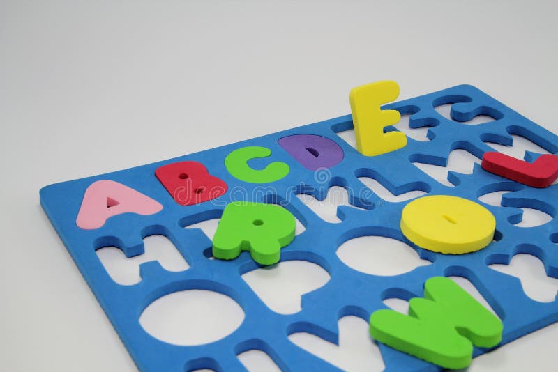 Puzzle Variopinto Di Alfabeto Della Schiuma. Immagine Stock - Immagine - Foto 11