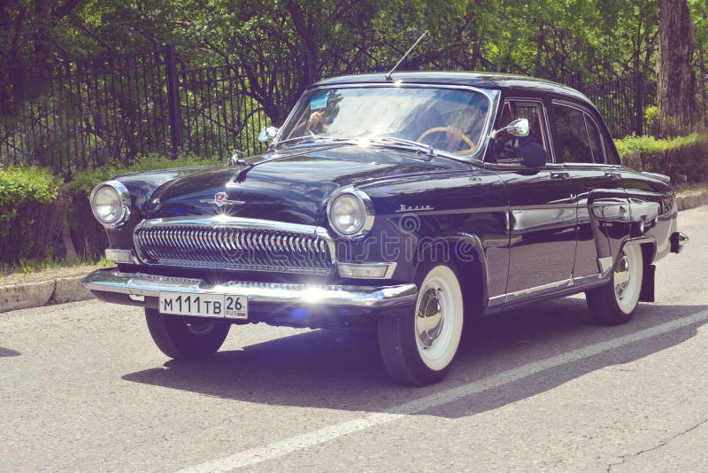 PYATIGORSK ROSJA, MAJ, - 09, 2017: klasyczny sowiecki retro samochód GAZ-21 Volga obrazy stock PYATIGORSK ROSJA, MAJ, - 09, 2017: klasyczny sowiecki retro samochód GAZ-21 Volga obrazy stock