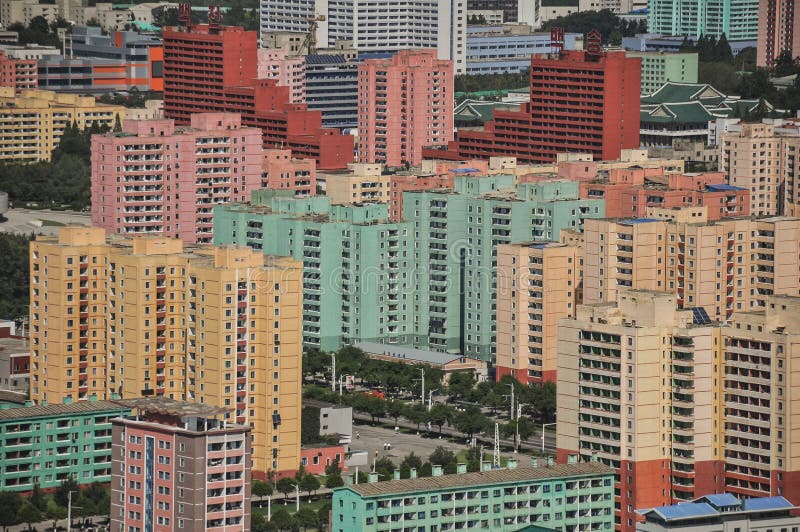 Pyongyang como visto da torre de Juche fotografia de stock Pyongyang como visto da torre de Juche fotografia de stock
