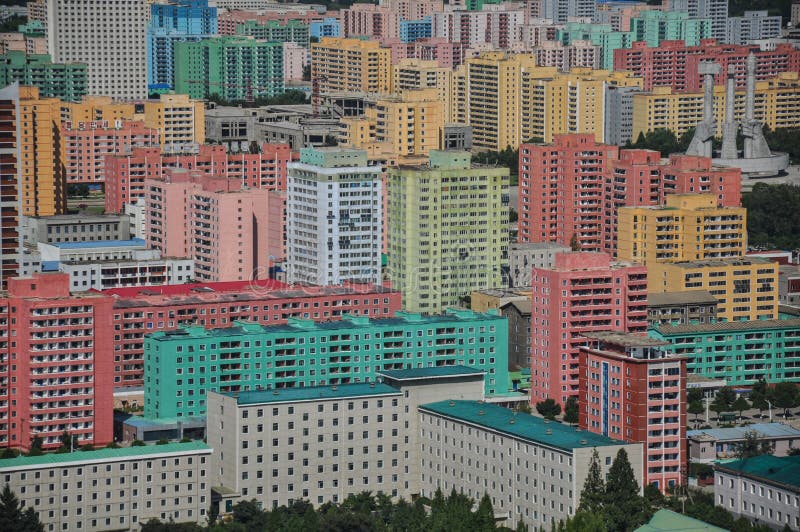 Pyongyang som sett från det Juche tornet arkivbilder