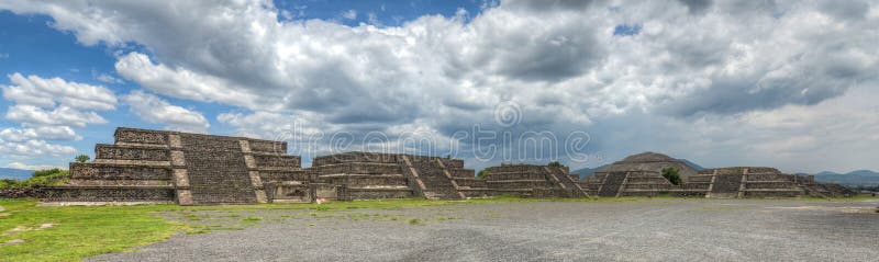 Pyramides de Teotihuacan, Mexique photo libre de droits Pyramides de Teotihuacan, Mexique photo libre de droits