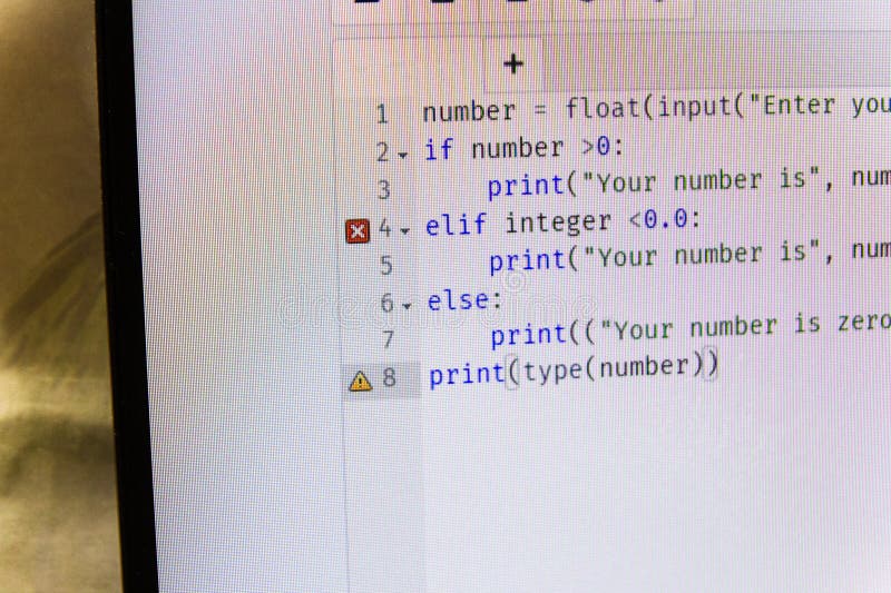 Ένα κομμάτι κώδικα Python μέσα σε έναν επεξεργαστή κώδικα. Τεχνολογία πληροφορικής στοκ φωτογραφίες με δικαίωμα ελεύθερης χρήσης