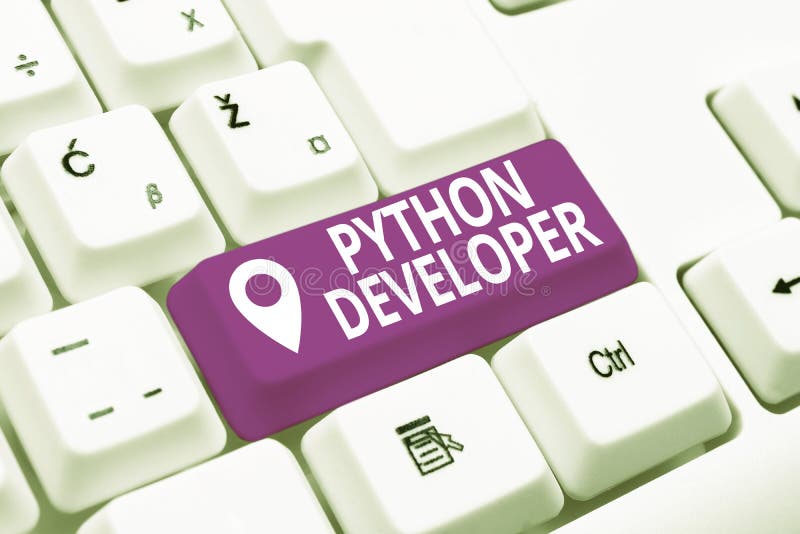 Вывеска с надписью «Python Developer». Интернет-концепция, отвечающая за написание логики веб-приложений на стороне сервера. Созда стоковое фото