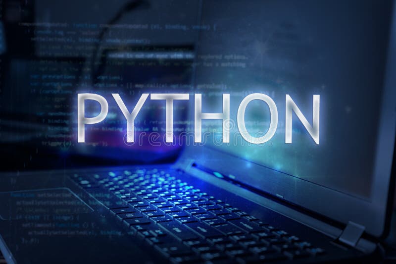 ラップトップとコードの背景にPythonの碑文。Pythonプログラミング言語、コンピューターコース、トレーニングを学ぶ ストックフォトグラフィー