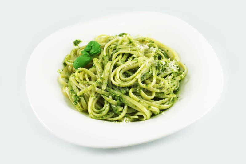 Pâtes avec de la sauce à pesto images stock Pâtes avec de la sauce à pesto images stock