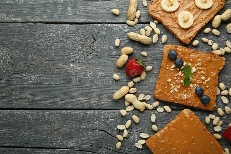 Pão com manteiga de amendoim fotos de stock