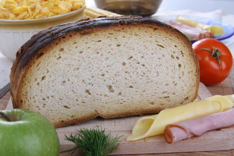 Pão com queijo e fiambre fotografia de stock royalty free