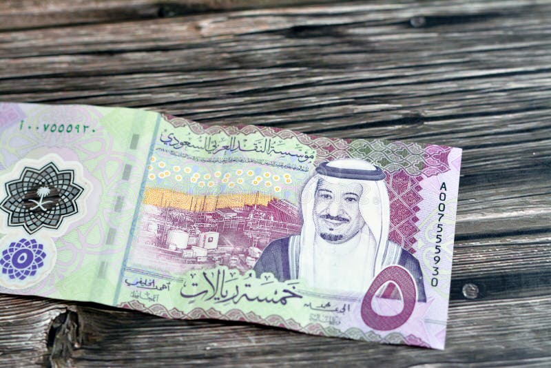 På andra sidan av den nya polymeren 5 sar fem saudi arabia riyals cash money-sedel Bill series 1441 ah har shaybah-olja fotografering för bildbyråer