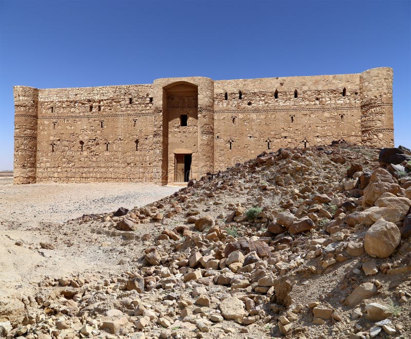 Qasr Kharana pustynny kasztel w wschodnim Jordania, (Kharanah lub Harrana) (100 km Amman) zdjęcie royalty free