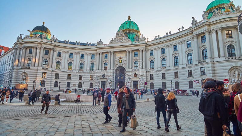 Quadrado aglomerado de St Michael no palácio de Hofburg, Viena, Áustria