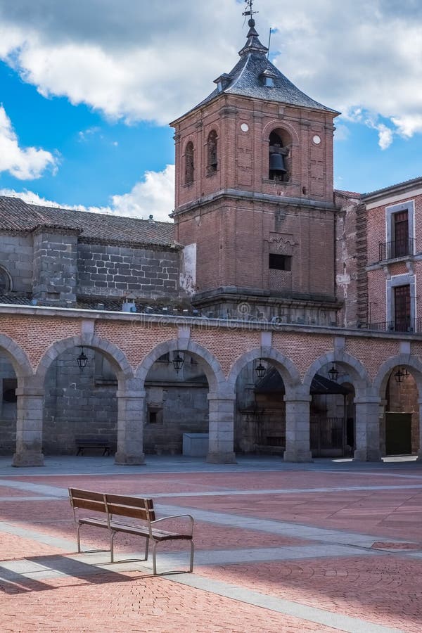Quadrat Mercado Chico und die ` s Sans Juan Bautista Kirche stockbild Quadrat Mercado Chico und die ` s Sans Juan Bautista Kirche stockbild