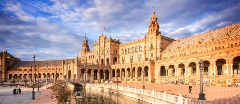 Quadrato di Plaza de Espana Spagna in Siviglia Andalusia fotografia stock libera da diritti Quadrato di Plaza de Espana Spagna in Siviglia Andalusia fotografia stock libera da diritti