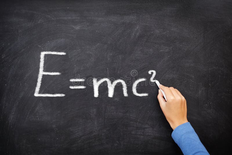 Quadro-negro da equação da fórmula da ciência da física, ² de E=mc imagens de stock Quadro-negro da equação da fórmula da ciência da física, ² de E=mc imagens de stock