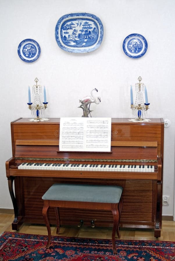 O Piano Danificou O Teclado Nenhum Jogo Foto de Stock - Imagem de