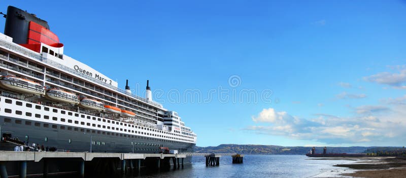 Queen Mary 2 ship in LaBaie