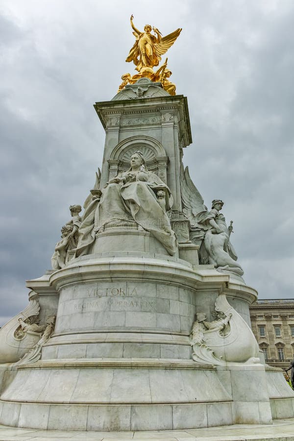 Queen Victoria Memorial in front of Buckingham Palace, London, England royalty free stock photos Queen Victoria Memorial in front of Buckingham Palace, London, England royalty free stock photos