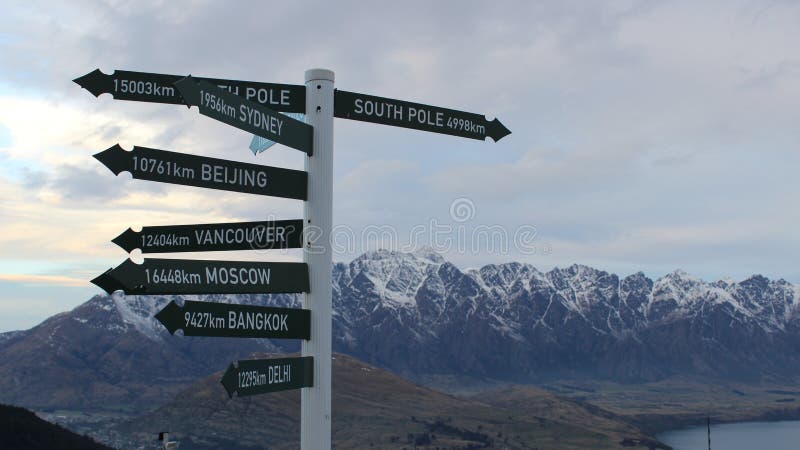 Queenstown mountains new Zealand Skyline