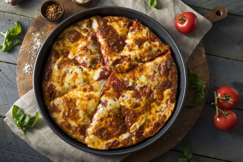 Pizza de Queijo Caseira foto de stock