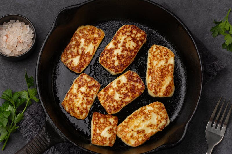 Queijo halloumi frito foto de stock royalty free