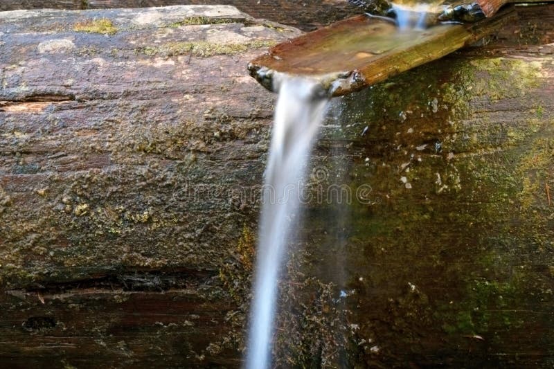 Quelle des Wassers lizenzfreies stockfoto Quelle des Wassers lizenzfreies stockfoto